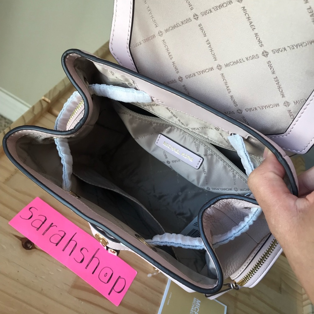 🌼Michael Kors backpack Set - Picture 11 of 16